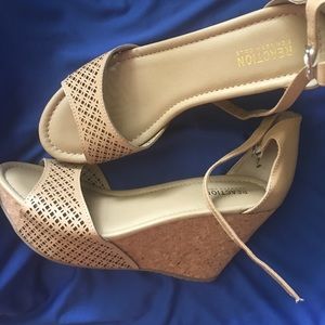 Kenneth Cole tan wedges.